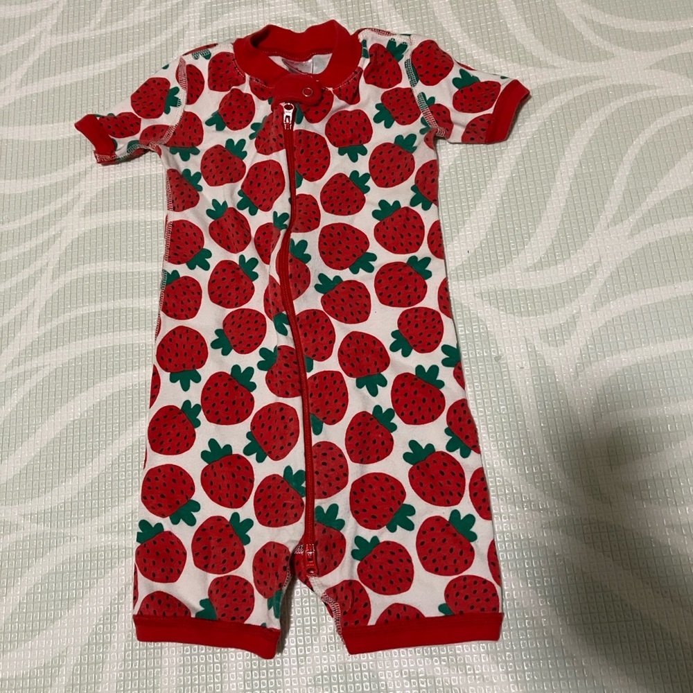 HannaJams Shortie Sleeper in Strawberries size 2T 85cm Hanna Andersson